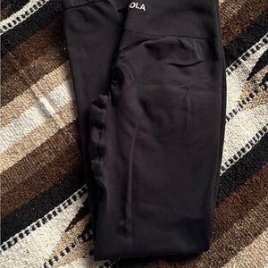 Aurola Black Butt Scrunch Leggings
